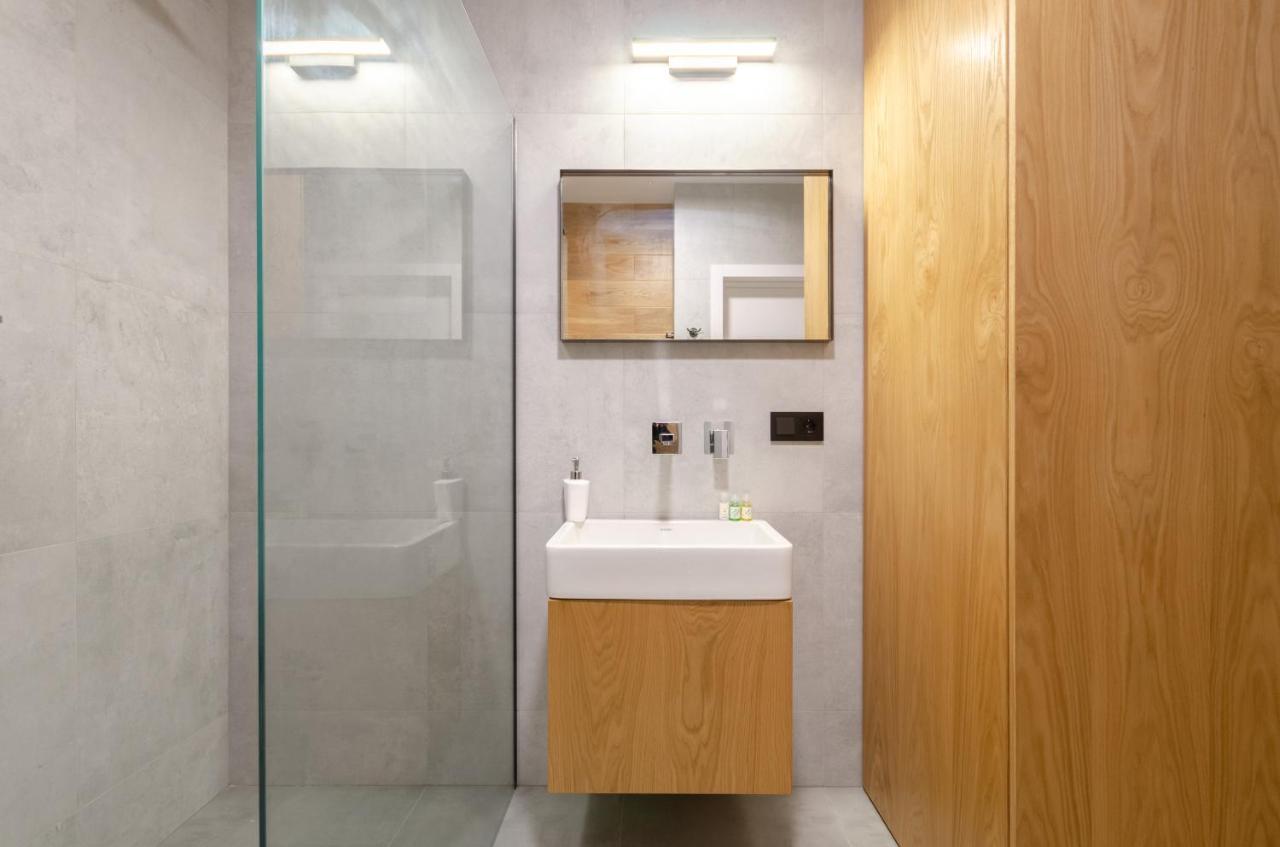 Petrovdom 12-95 Loft Apartments At Rc Kvartet, 16Г Vasyl Lypkivskyi Street Київ Екстер'єр фото