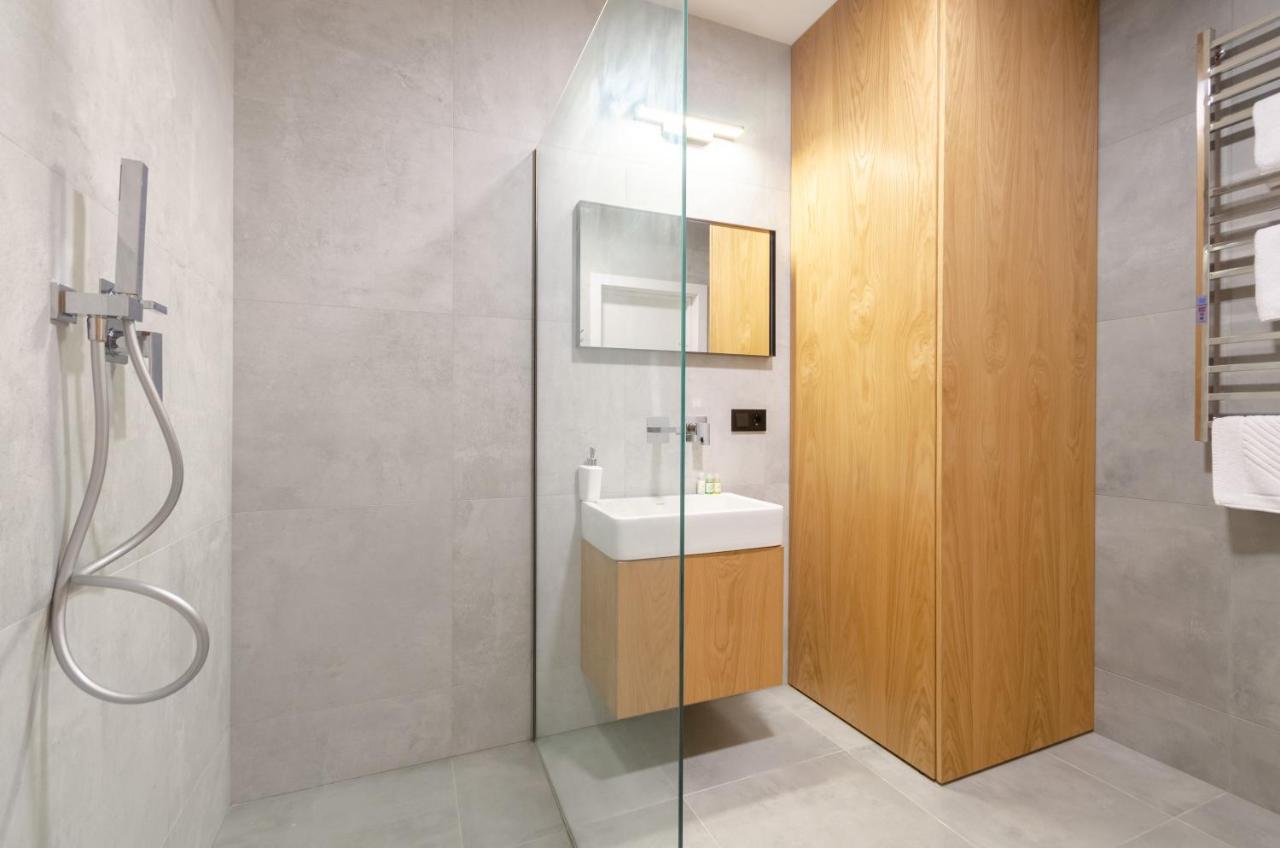 Petrovdom 12-95 Loft Apartments At Rc Kvartet, 16Г Vasyl Lypkivskyi Street Київ Екстер'єр фото