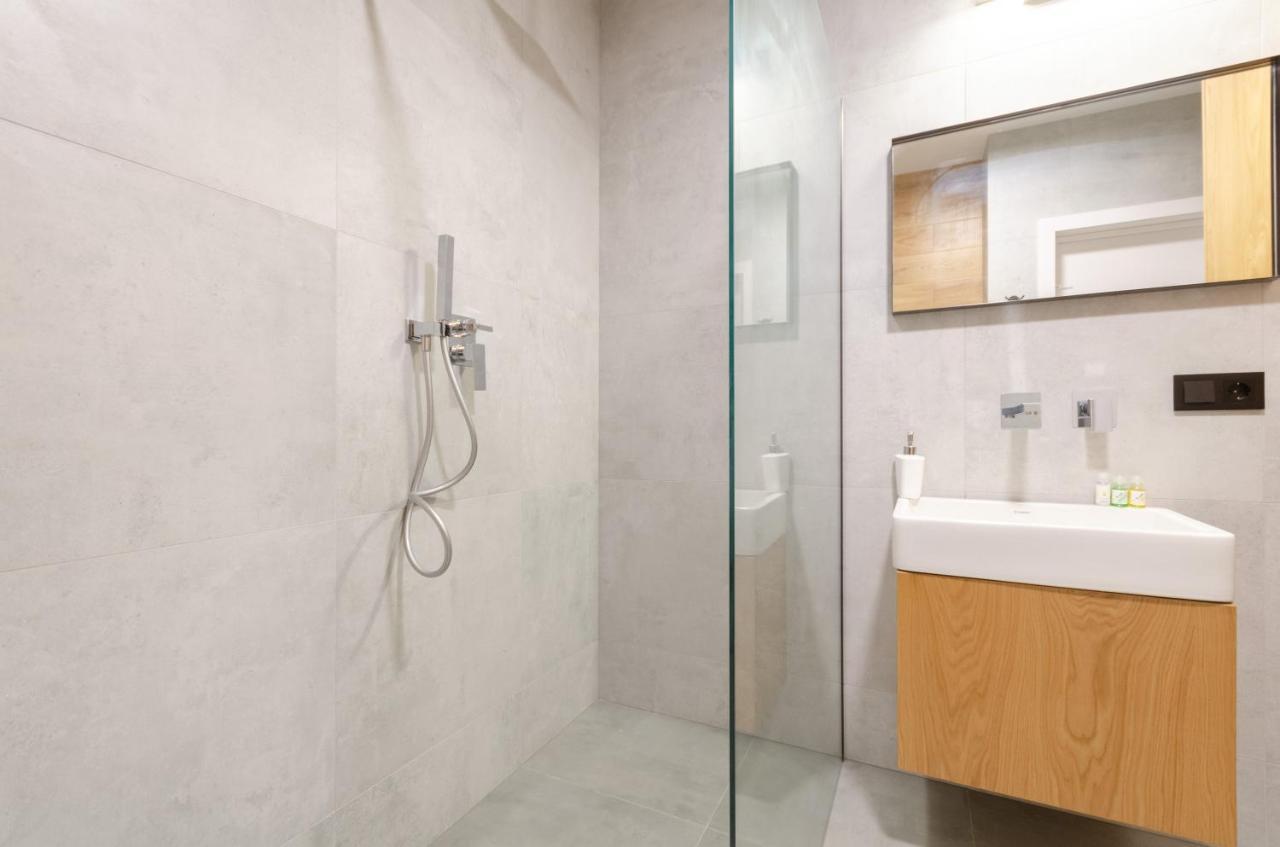 Petrovdom 12-95 Loft Apartments At Rc Kvartet, 16Г Vasyl Lypkivskyi Street Київ Екстер'єр фото